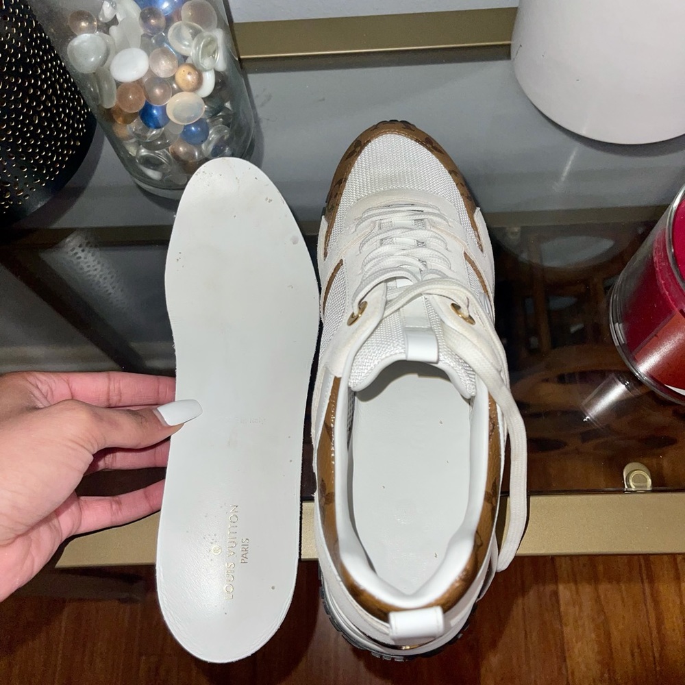 Louis Vuitton Runaway Sneaker - Picture 4 of 5